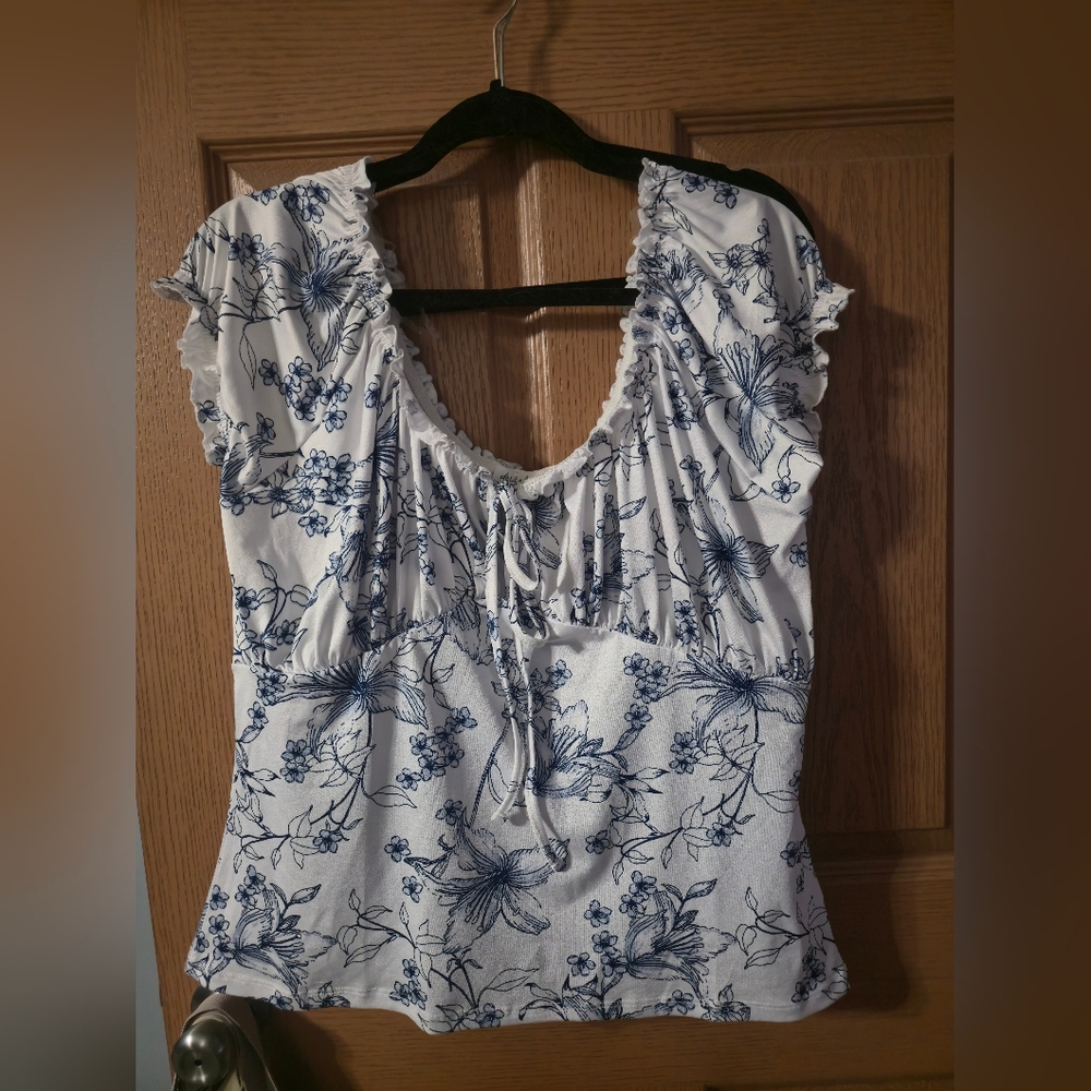 Derek Heart Blue and White Floral Blouse